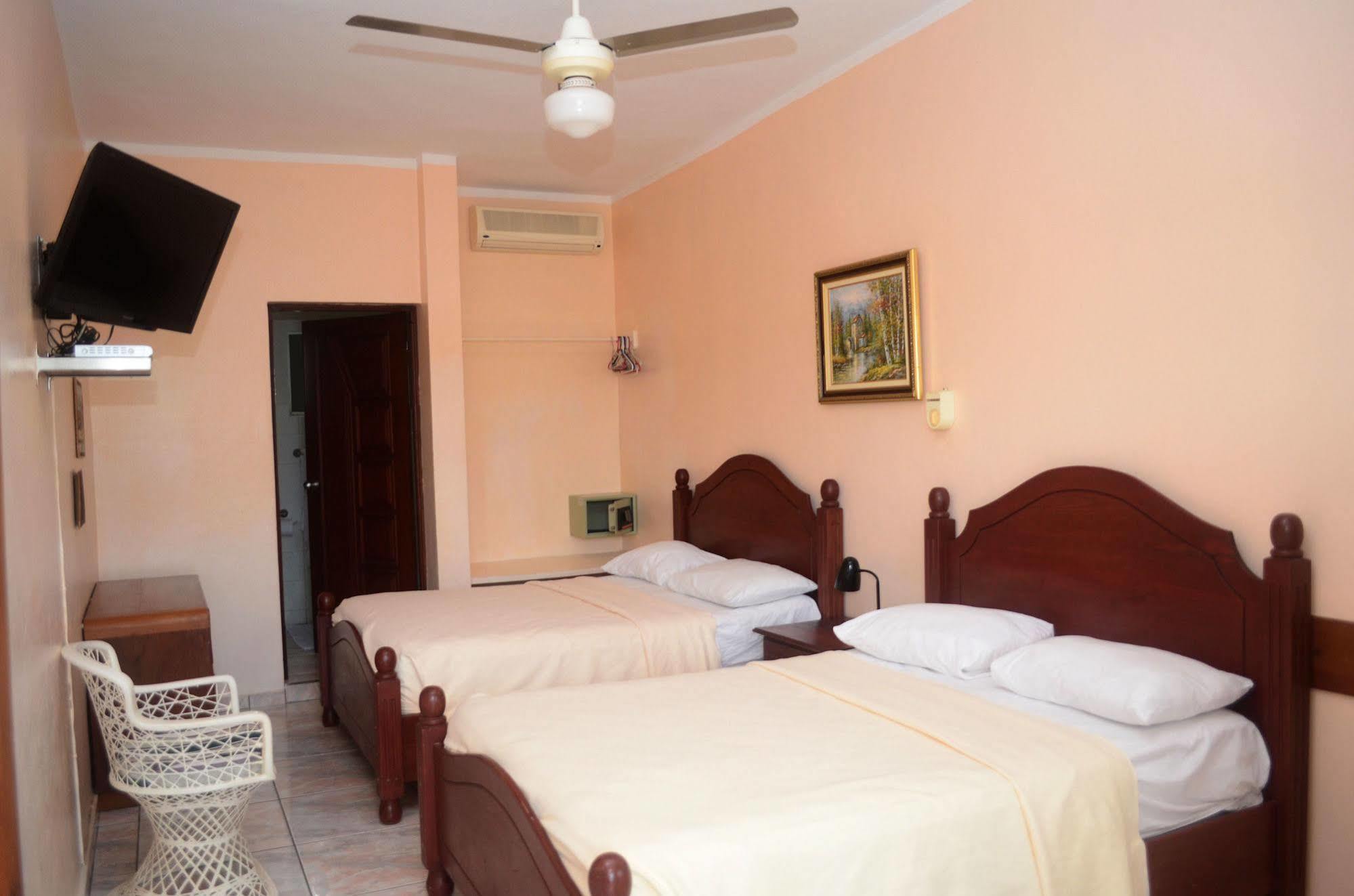 Hotel Garant & Suites Boca Chica Esterno foto